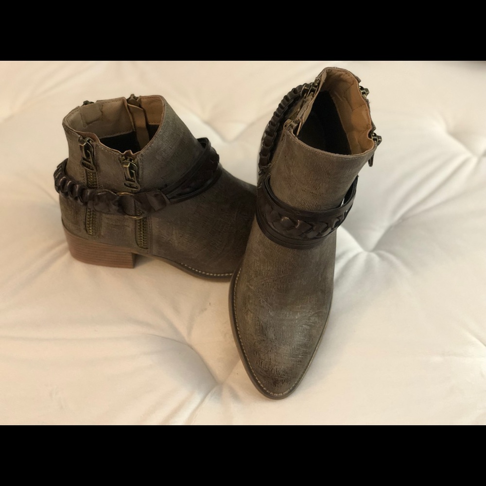 Boutique by corky ankle boots